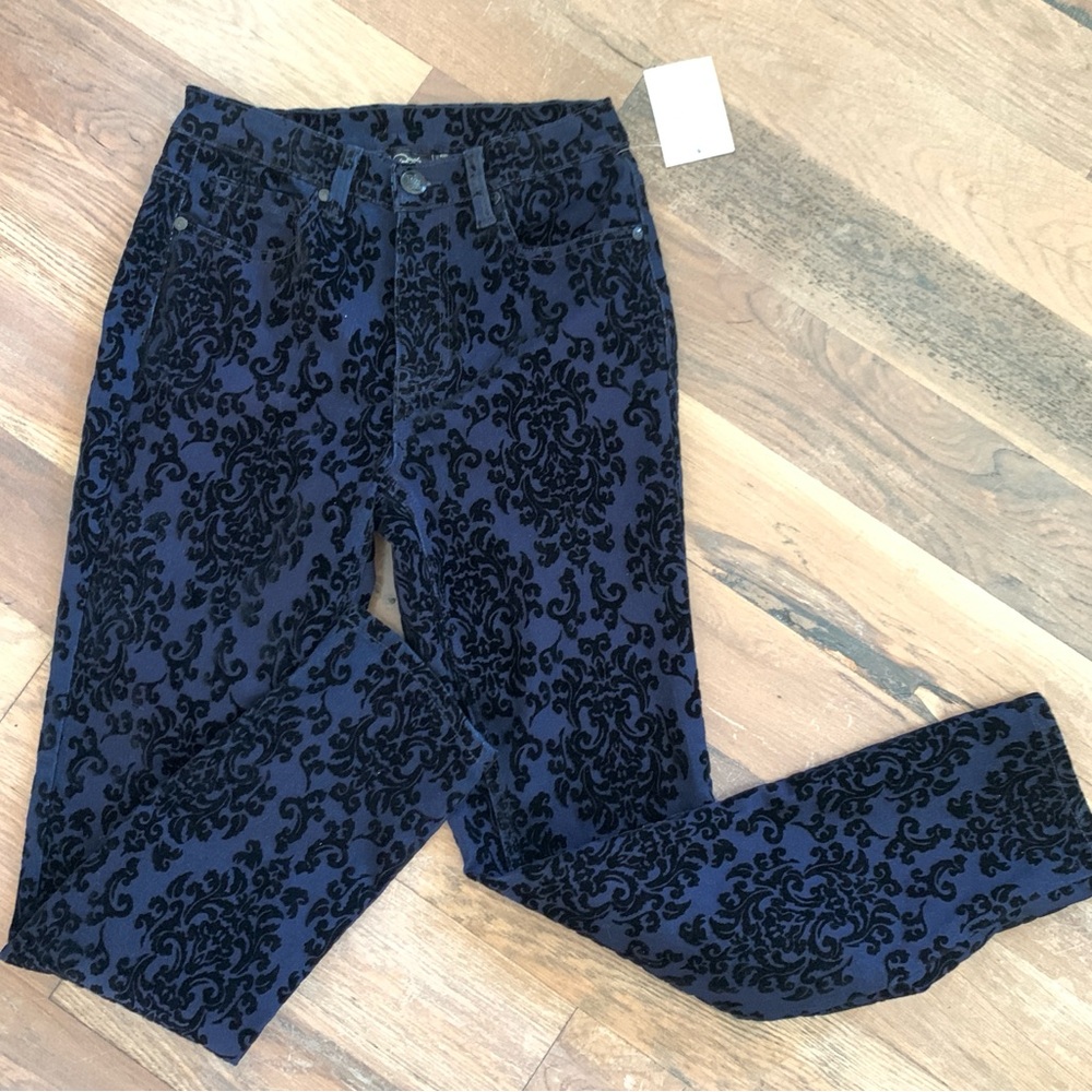 DG2 Blue Velvet Spandex Embellished Straight leg Denim Cotton Pants Size 2